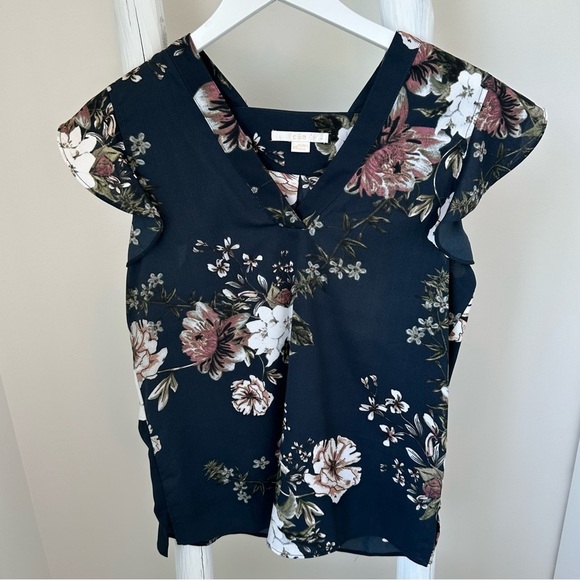 C&E Flutter Sleeve Floral Navy Blouse Size XS - Picture 1 of 12
